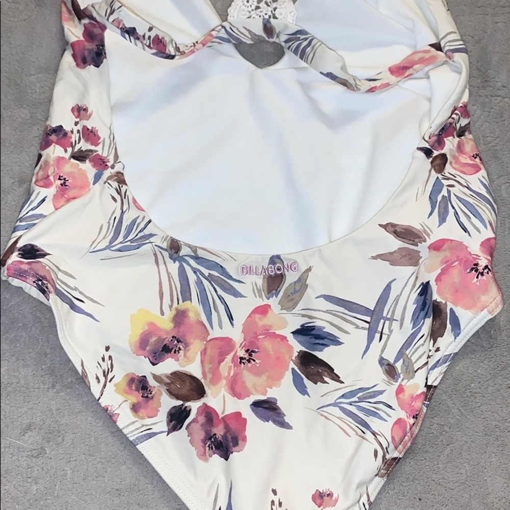 🚫🚫sold🚫Billabong swim suit - Picture 4 of 6